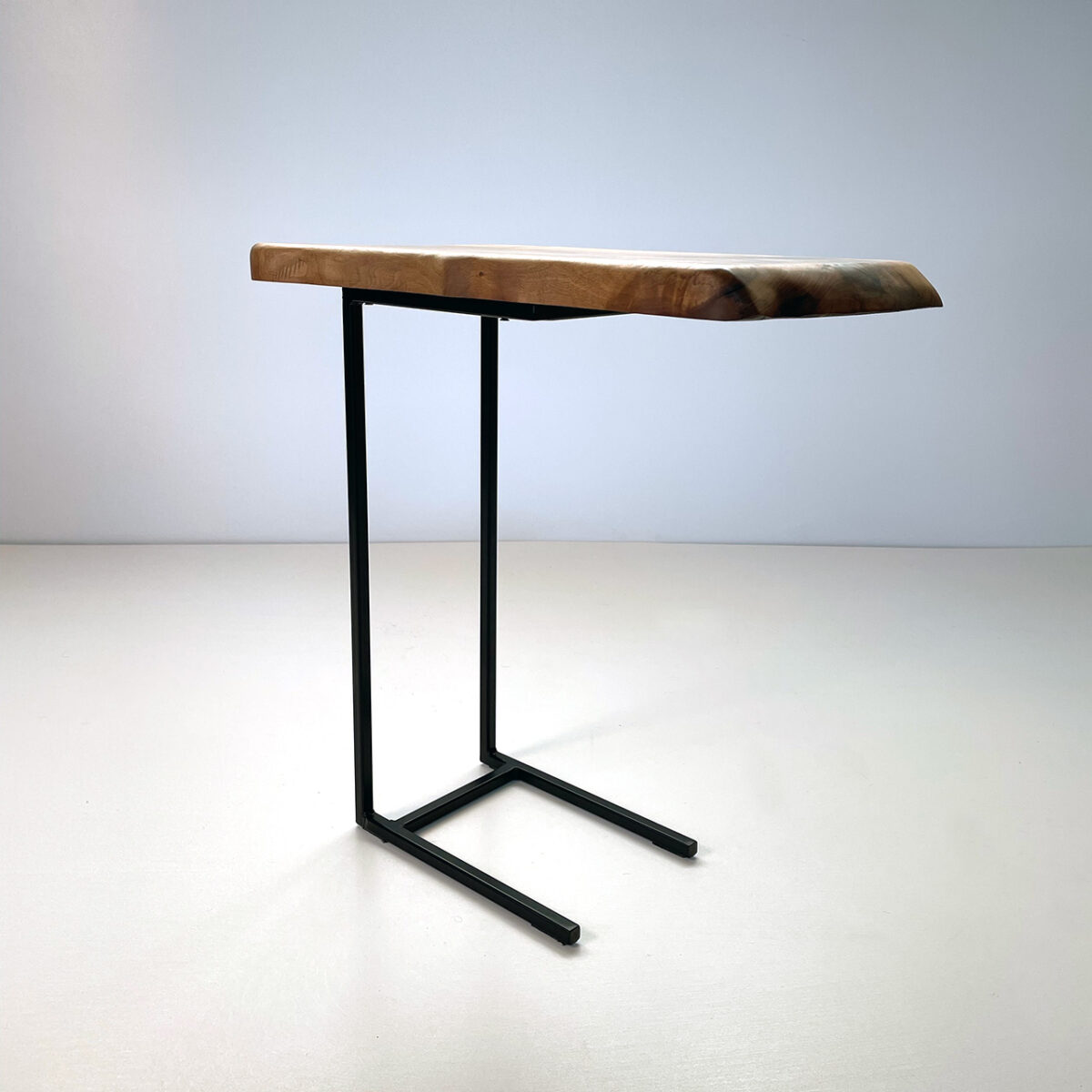 Walnut Side Table U 60x30/h60 cm Coyaconeya
